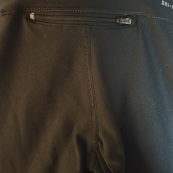 Nike Dri-FIT Running Capri Cropped‎ Leggings Reflective Black Womens Small - Picture 3 of 3
